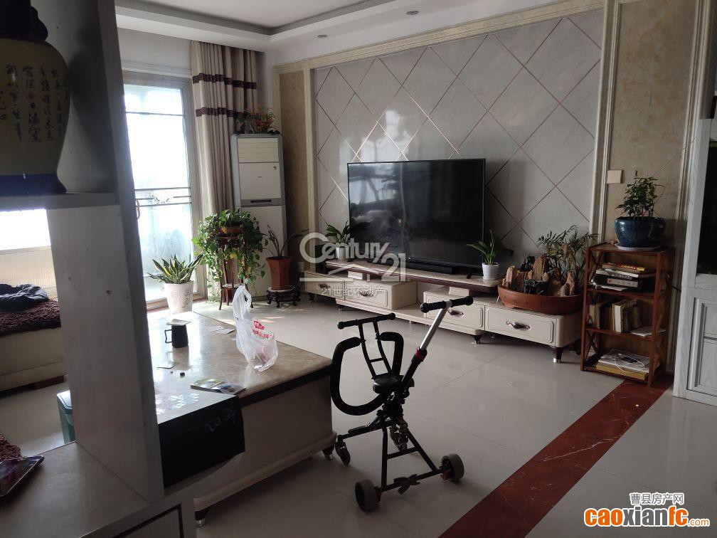 名門世家 電梯房137平方 63萬有證 隨時(shí)過戶